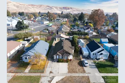 817 N 2nd Street, Yakima, WA 98901 - Photo 9