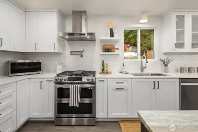 1221 Coronado Place, Edmonds, WA 98020 - Photo 7