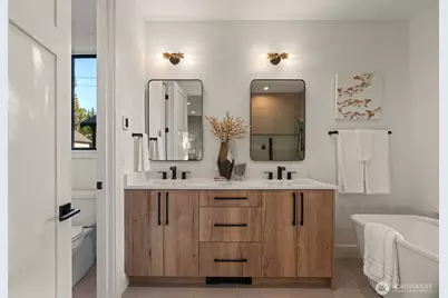 8005 131st Place NE, Kirkland, WA 98033 - Photo 35