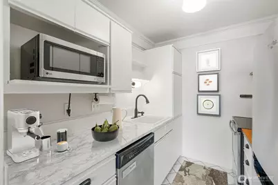 2001 Westlake Avenue N #32, Seattle, WA 98109 - Photo 25