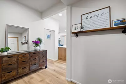 5822 E Green Lake Way N, Seattle, WA 98103 - Photo 9