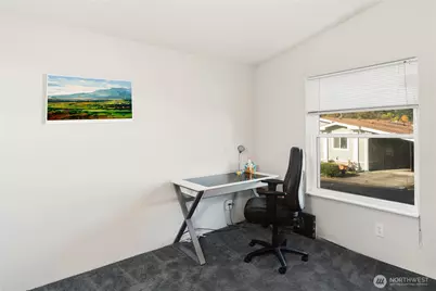 621 NE Saturn Lane, Bremerton, WA 98311 - Photo 17