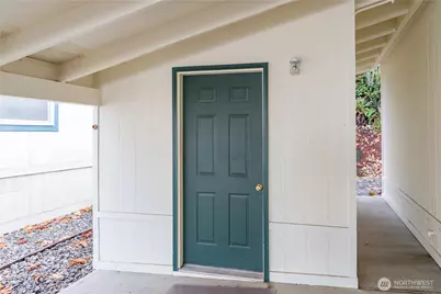 621 NE Saturn Lane, Bremerton, WA 98311 - Photo 27