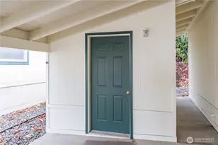 621 NE Saturn Ln, Bremerton, WA 98311 - Photo 27