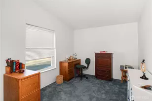 621 NE Saturn Ln, Bremerton, WA 98311 - Photo 15