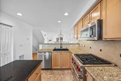 2670 SW Sylvan Heights Drive, Seattle, WA 98106 - Photo 9