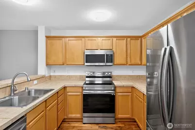 1981 24th Avenue NE #204, Issaquah, WA 98029 - Photo 9