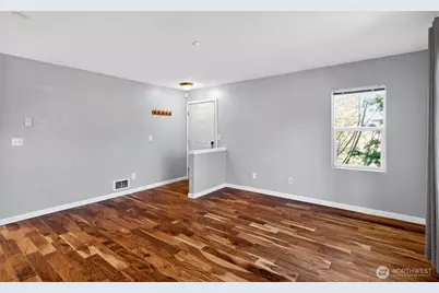 1981 24th Avenue NE #204, Issaquah, WA 98029 - Photo 7