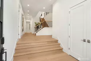 30 Enatai Dr, Bellevue, WA 98004 - Photo 17