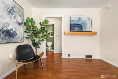 151 N 77th Street, Seattle, WA 98103 - Photo 7
