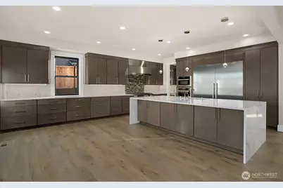 9206 NE 24th Street, Clyde Hill, WA 98004 - Photo 9