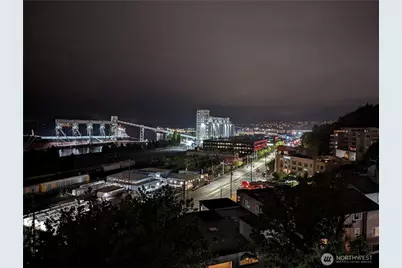 521 5th Avenue W #402, Seattle, WA 98119 - Photo 31