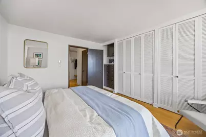 521 5th Avenue W #402, Seattle, WA 98119 - Photo 13