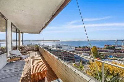 521 5th Avenue W #402, Seattle, WA 98119 - Photo 17