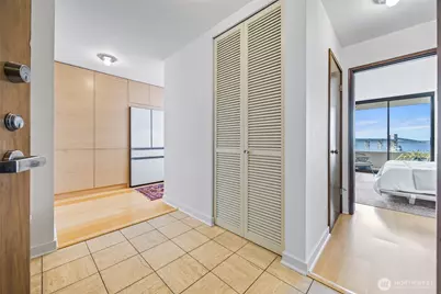 521 5th Avenue W #402, Seattle, WA 98119 - Photo 19