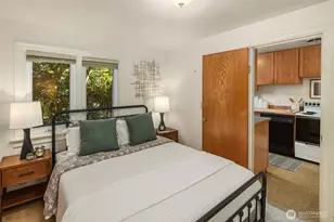 548 NE 102nd St, Seattle, WA 98125 - Photo 21