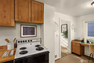 548 NE 102nd St, Seattle, WA 98125 - Photo 17