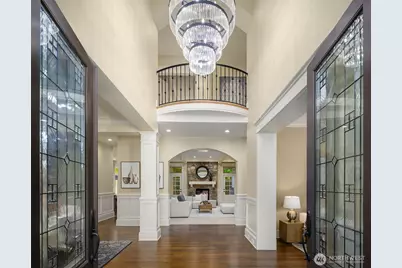 805 92nd Avenue NE, Bellevue, WA 98004 - Photo 3