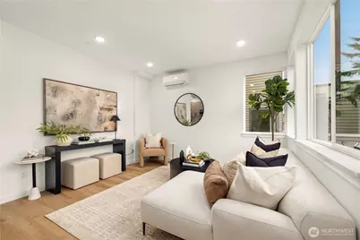 6538 D Latona Avenue NE, Seattle, WA 98115 - Photo 5