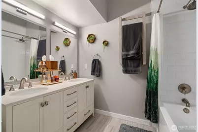 115 W Galer Street #101, Seattle, WA 98119 - Photo 13