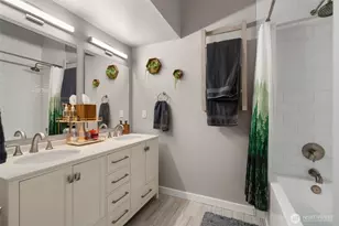 115 W Galer St, Seattle, WA 98119 - Photo 13