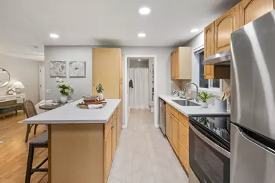 2446 Queen Anne Avenue N, Seattle, WA 98109 - Photo 33