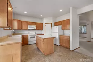 236 Easton Ave W, Eatonville, WA 98328 - Photo 3