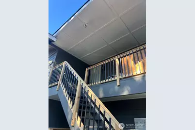 10443 17 Avenue SW, Seattle, WA 98146 - Photo 3