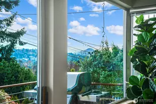 3439 24th Ave W, Seattle, WA 98199 - Photo 9