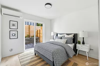 7552 39th Avenue SW, Seattle, WA 98126 - Photo 3