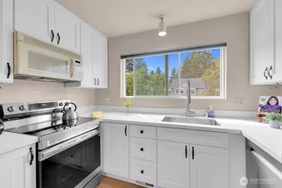 12024 101st Avenue NE #E2, Kirkland, WA 98034 - Photo 13