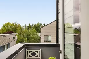 1625 B 21st Ave, Seattle, WA 98122 - Photo 17