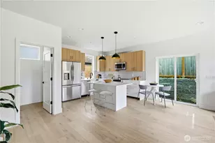 7554 39th Ave SW, Seattle, WA 98126 - Photo 3