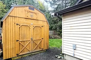 180 Skyline Dr, Port Angeles, WA 98362 - Photo 27