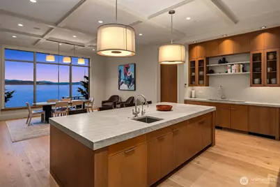 4911 NE Laurelcrest Lane, Seattle, WA 98105 - Photo 11