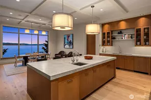 4911 NE Laurelcrest Ln, Seattle, WA 98105 - Photo 11