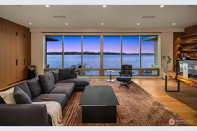 4911 NE Laurelcrest Lane, Seattle, WA 98105 - Photo 17