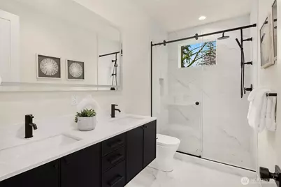 817 18th Avenue W, Kirkland, WA 98033 - Photo 17