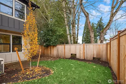 817 18th Avenue W, Kirkland, WA 98033 - Photo 11