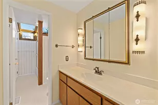 1672 185th Ave NE, Bellevue, WA 98008 - Photo 23