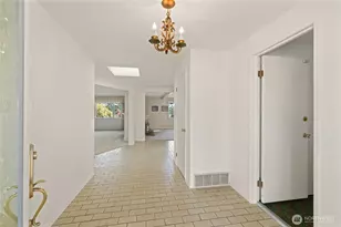 1672 185th Ave NE, Bellevue, WA 98008 - Photo 3