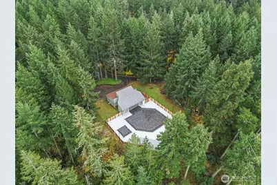 18305 Parkcrest Court SE, Yelm, WA 98597 - Photo 9