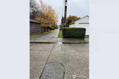 6900 S Flora Avenue, Seattle, WA 98108 - Photo 3