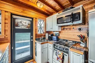 1080 W Ewing St, Seattle, WA 98119 - Photo 5