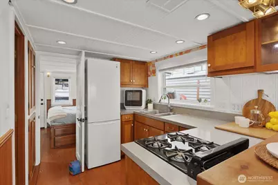 1900 Westlake Avenue N #B-20, Seattle, WA 98109 - Photo 21