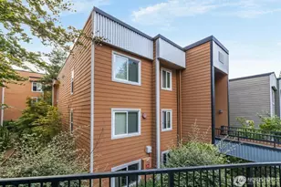 738 Kirkland Cir, Kirkland, WA 98033 - Photo 3