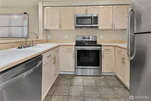 15615 Waynita Way, Bothell, WA 98011 - Photo 9