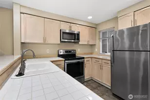 15615 Waynita Way, Bothell, WA 98011 - Photo 5