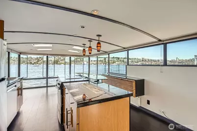 2040 Westlake Avenue N #26, Seattle, WA 98109 - Photo 9