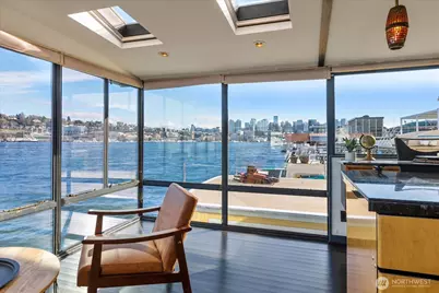 2040 Westlake Avenue N #26, Seattle, WA 98109 - Photo 9